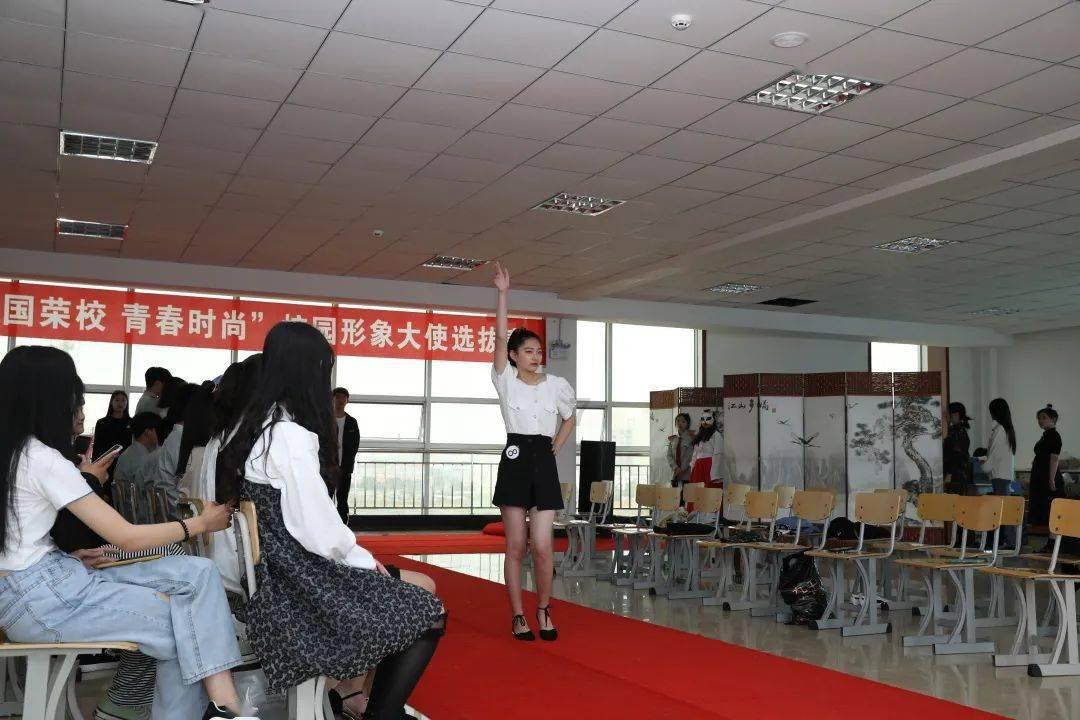 你觉得女孩到底应不应该花男友的钱？